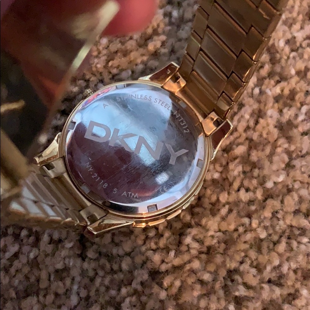 DKNY Watch - Picture 4 of 8